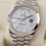 Rolex Day-Date 40 228206 (2021) - Silver dial 40 mm Platinum case (3/8)