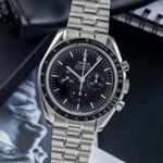 Omega Speedmaster Professional Moonwatch 310.30.42.50.01.002 (Unknown (random serial)) - Black dial 42 mm Steel case (3/8)