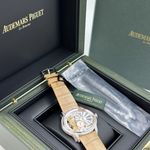 Audemars Piguet Millenary 77247BC.ZZ.A813CR.01 (2024) - Parelmoer wijzerplaat 39mm Witgoud (3/8)