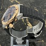 Breitling Chronomat 42 UB0134101B1S1 (2026) - Green dial 43 mm Gold/Steel case (5/8)