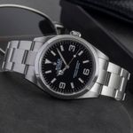 Rolex Explorer 124270 (Unknown (random serial)) - Black dial 36 mm Steel case (2/8)