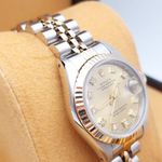 Rolex Lady-Datejust 69173 (1992) - Champagne wijzerplaat 26mm Goud/Staal (5/8)