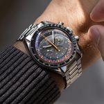 Omega Speedmaster is (Unknown (random serial)) - Grey dial 42 mm Steel case (1/8)
