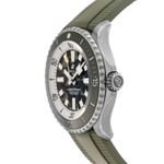 Breitling Superocean 46 E10379D31L1S1 (2024) - Green dial 47 mm Titanium case (4/7)