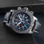 Breitling Super Avenger M13370 (2009) - Black dial 48 mm Steel case (2/8)