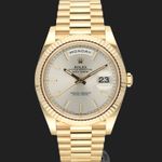 Rolex Day-Date 40 228238 (2023) - 40mm Geelgoud (3/8)