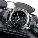 Panerai Luminor 1950 PAM01372 (2024) - Black dial 40 mm Steel case (2/8)