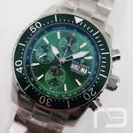 Revue Thommen Diver's Day-Date Chronograph 17030.6132 (2024) - Green dial 45 mm Steel case (1/8)