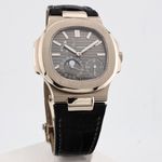 Patek Philippe Nautilus 5712G-001 (2018) - Grijs wijzerplaat 40mm Witgoud (1/8)