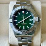 Breitling Avenger A17328101L1A1 (2024) - Green dial 42 mm Steel case (2/7)