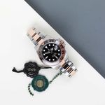 Rolex GMT-Master II 126711CHNR (2024) - Black dial 40 mm Gold/Steel case (2/8)