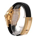 Rolex Yacht-Master 42 226658 (2022) - Black dial 42 mm Yellow Gold case (7/8)