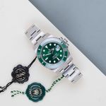 Rolex Submariner Date 116610LV (2019) - Green dial 40 mm Steel case (2/8)