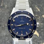 Omega Seamaster 300 234.30.41.21.03.001 (2026) - Blue dial 41 mm Steel case (2/8)