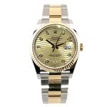 Rolex Datejust 36 126233 (2022) - Gold dial 36 mm Gold/Steel case (2/8)