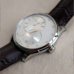 Hamilton Jazzmaster Regulator H42615553 (2025) - Silver dial 42 mm Steel case (3/8)