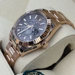 Rolex Sky-Dweller 326935 (2023) - Brown dial 42 mm Rose Gold case (5/8)