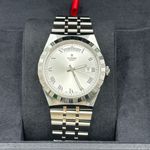 Tudor Royal 28600-0001 (2024) - Silver dial 41 mm Steel case (4/8)