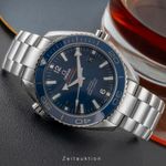 Omega Seamaster Planet Ocean 232.90.46.21.03.001 (Unknown (random serial)) - Blue dial 46 mm Titanium case (2/8)