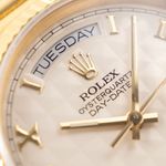 Rolex Day-Date Oysterquartz 19018 (1901) - White dial 36 mm Yellow Gold case (7/8)