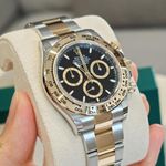 Rolex Daytona 126503 (2026) - Black dial 40 mm Gold/Steel case (4/5)