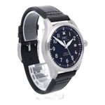 IWC Pilot Mark IW328201 (2025) - Black dial 40 mm Steel case (5/5)
