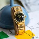 Rolex Oyster Perpetual Date 6627 (Unknown (random serial)) - Black dial 31 mm Yellow Gold case (2/4)