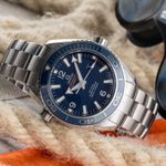 Omega Seamaster Planet Ocean 232.90.38.20.03.001 (Onbekend (willekeurig serienummer)) - Blauw wijzerplaat 38mm Titanium (2/8)