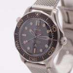 Omega Seamaster Diver 300 M 210.90.42.20.01.001 (2022) - Brown dial 42 mm Titanium case (4/8)