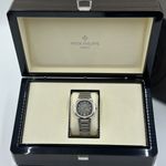 Patek Philippe Nautilus 7118/1200A-011 (2024) - Grey dial 35 mm Steel case (4/8)