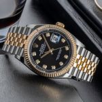 Rolex Datejust 36 126233 (Onbekend (willekeurig serienummer)) - Zwart wijzerplaat 36mm Goud/Staal (2/8)