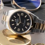Rolex Explorer 124273 (Unknown (random serial)) - Black dial 36 mm Gold/Steel case (2/8)