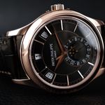 Patek Philippe Annual Calendar 5205R-011 (2025) - Green dial 40 mm Rose Gold case (2/8)