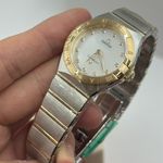 Omega Constellation Quartz 131.20.28.60.55.002 (2023) - Parelmoer wijzerplaat 28mm Goud/Staal (7/8)