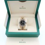 Rolex GMT-Master II 126718GRNR (2023) - Black dial 40 mm Yellow Gold case (2/8)