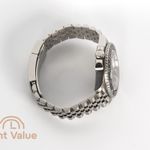 Rolex GMT-Master II 126710GRNR (2025) - Black dial 40 mm Steel case (6/6)