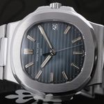 Patek Philippe Nautilus 5711/1A (2007) - Blue dial 40 mm Steel case (4/8)