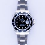 Rolex Submariner Date 16610 (2006) - Zwart wijzerplaat 40mm Staal (3/8)