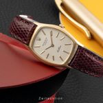 Rolex Cellini 3803 (1973) - Silver dial 32 mm Yellow Gold case (2/8)