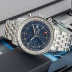 Breitling Navitimer World A24322 (2013) - 46mm Staal (2/8)