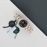 Rolex Explorer 124273 (2022) - Black dial 36 mm Gold/Steel case (2/8)