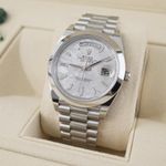 Rolex Day-Date 40 228206 (2021) - Silver dial 40 mm Platinum case (2/8)