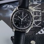 Omega Speedmaster Professional Moonwatch 310.32.42.50.01.002 (Unknown (random serial)) - Black dial 42 mm Steel case (3/8)