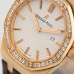 Audemars Piguet Royal Oak 67651OR.ZZ.D010CA.01 (2015) - Silver dial 33 mm Rose Gold case (3/6)