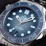 Omega Seamaster Diver 300 M 210.30.42.20.03.003 (2025) - Blue dial 42 mm Steel case (3/7)