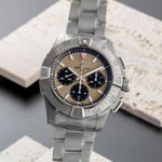 Breitling Avenger AB0147101A1A1 (Onbekend (willekeurig serienummer)) - Roze wijzerplaat 44mm Staal (3/8)