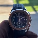Patek Philippe Aquanaut 5968G-001 (2025) - Blue dial 42 mm White Gold case (4/6)