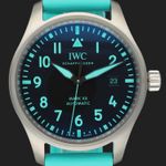 IWC Pilot Mark IW328201 (2025) - Zwart wijzerplaat 40mm Staal (2/8)