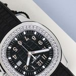 Patek Philippe Aquanaut 5267/200A-001 (2024) - Black dial 39 mm Steel case (4/8)