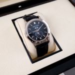 Patek Philippe Annual Calendar 5396G-017 (2025) - Blauw wijzerplaat 39mm Witgoud (2/8)